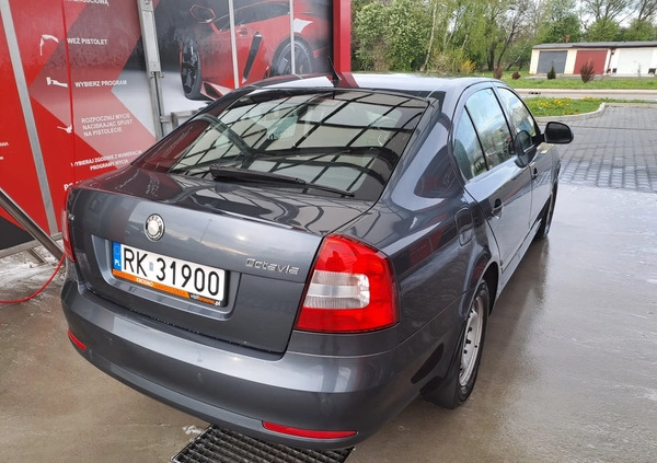 Skoda Octavia cena 22000 przebieg: 150000, rok produkcji 2009 z Krosno małe 29